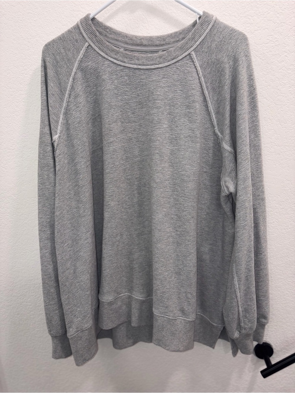 Aerie Heather Gray Oversized Raw Seam Pullover Sweatshirt
Size Large - Picture 9 of 9